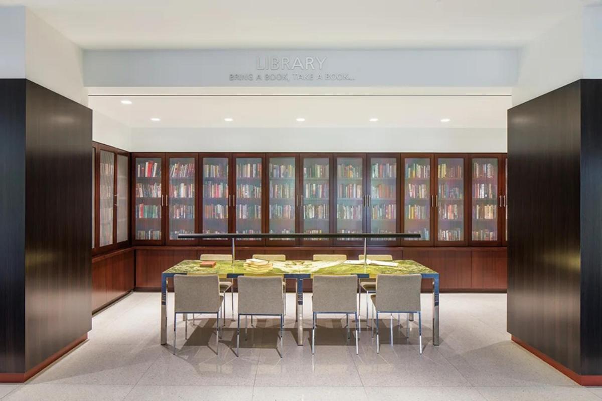 Beautiful 2Br Apartment At Crystal City With Gym Arlington Bagian luar foto