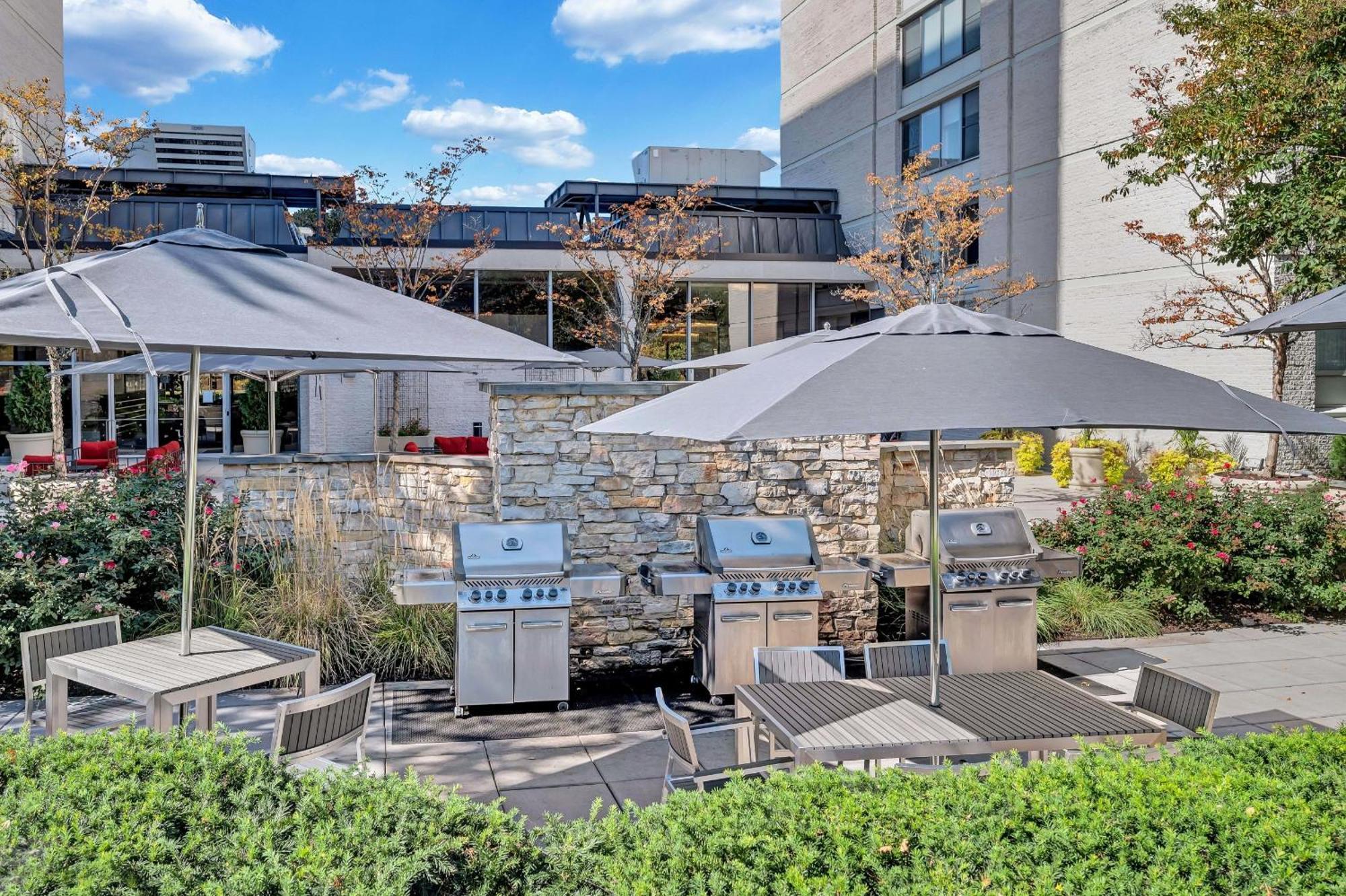 Beautiful 2Br Apartment At Crystal City With Gym Arlington Bagian luar foto