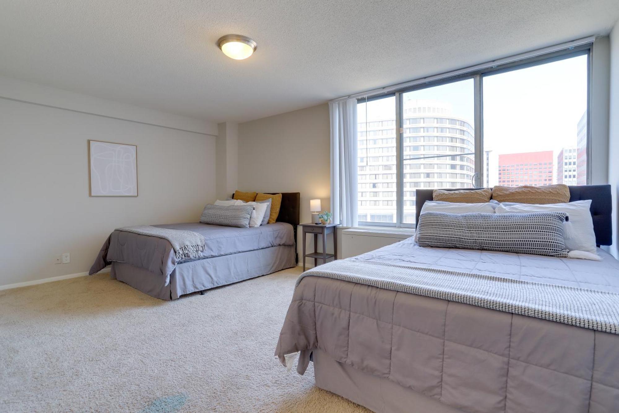 Beautiful 2Br Apartment At Crystal City With Gym Arlington Bagian luar foto